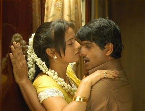 Mouna ragam is arguably the greatest romantic tamil movie ever made! Tamil Movie Mayanginen Thayanginen Hot Stills |Beautiful ...