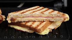 sándwich con queso y jamón a: video de stock (totalmente libre de regalías) 1067199031 | Shutterstock