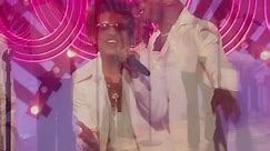 ¡Bruno Mars & Anderson .Paak cantando... - Mundial de Música