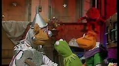 The Muppet Show - Fozzie Wears The Wrong Costume