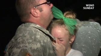 Army dad surprises his daughter at her homecoming dance