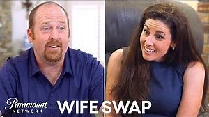 'Fun Dad vs Perfectionist Mom' Sneak Peek | Wife Swap