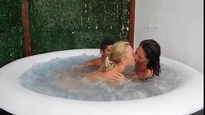 Lesbo and Blowjob in the Hot Tube