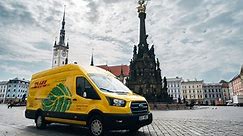 DHL Freight představuje službu GoGreen Plus, přispívající k dekarbonizaci silniční přepravy a pyšní se první plně elektrickou dodávkou v České republice