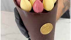 This is how you make a chocolate bouquet!