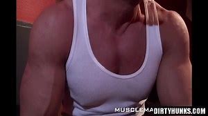Muscle Man Fuck Twink