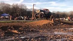 SOUTHERN MUD OUTLAWS MEGA TRUCK RACES AT KAUFMAN COUNTY MUD BOG!!