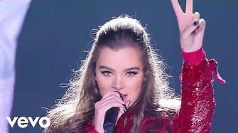 Hailee Steinfeld - Most Girls (Live at Indonesian Choice Awards 2018 NET 5.0)