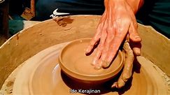 making clay bowl crafts. Making handmade clay bowls is easy. #bestcraft #craftideas #kerajinanterbaik #idekerajinan #claybowl | Ide kerajinan