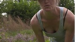 Anaïs est productrice de plantes médicinales et se bat pour une agriculture paysanne. ‍ - video Dailymotion