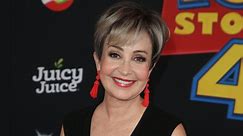 Annie Potts blasts CBS for axing Young Sheldon - video Dailymotion