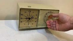 Beige Ivory Vintage 1962 General Electric Model C-403D AM Vacuum Tube Clock Radio Sounds Great!